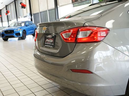 Used 2019 Chevrolet Cruze LT FWD image 16