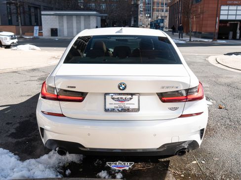 Used 2022 BMW 330e xDrive w/ M Sport Package image 6