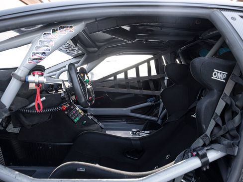Used 2022 Lamborghini Huracan EVO RWD image 24