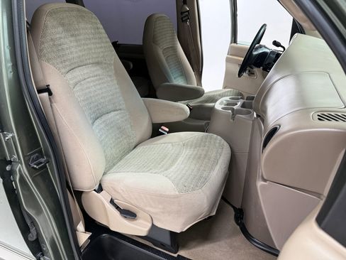 Used 2002 Ford E-350 and Econoline 350 Van image 37