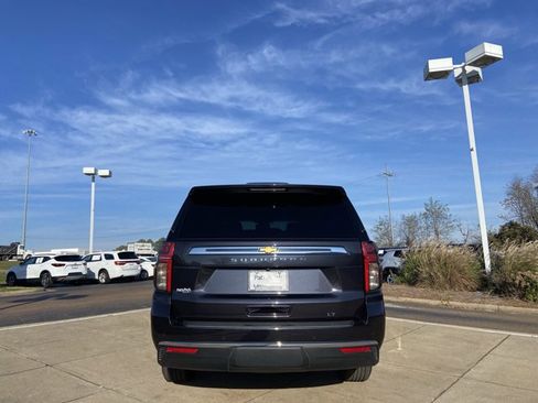 Used 2023 Chevrolet Suburban LT image 9