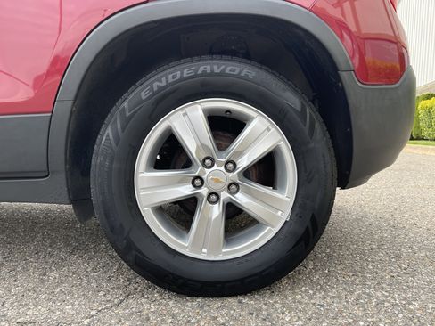 Used 2015 Chevrolet Trax LT w/ LPO, Cargo Package FWD image 21