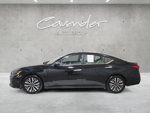 Used 2024 Nissan Altima 2.5 SV image 13