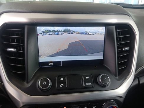 Used 2023 GMC Acadia SLT image 17