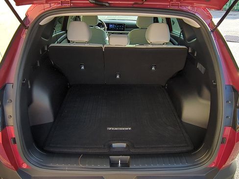 Certified 2025 Hyundai Tucson SE image 12