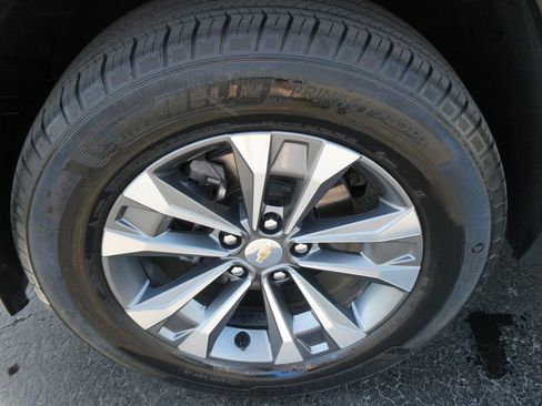 Used 2025 Chevrolet Equinox LT w/ Convenience Package II AWD/4WD image 11