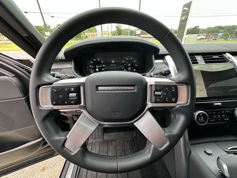 Certified 2024 Land Rover Discovery Dynamic SE AWD/4WD image 20