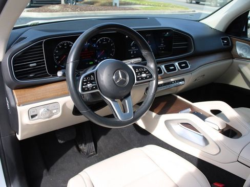 Used 2022 Mercedes-Benz GLE 450 4MATIC w/ AMG Line Exterior image 4