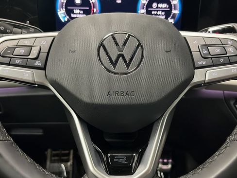 Used 2025 Volkswagen Tiguan SEL R-Line AWD/4WD image 16