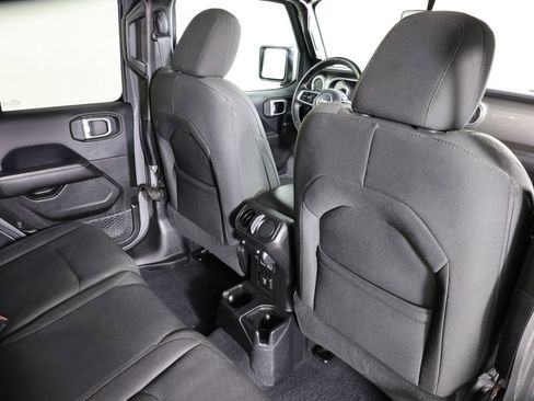 Used 2019 Jeep Wrangler Unlimited Sahara w/ Safety Group AWD/4WD image 39
