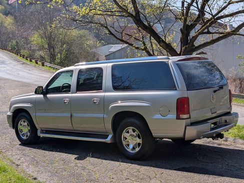 Used 2004 Cadillac Escalade ESV AWD image 31