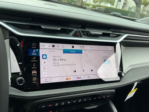 New 2026 Jeep Cherokee Laredo image 19