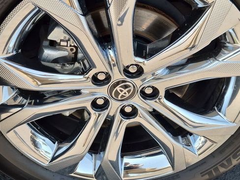 Used 2024 Toyota Sienna Platinum FWD image 13