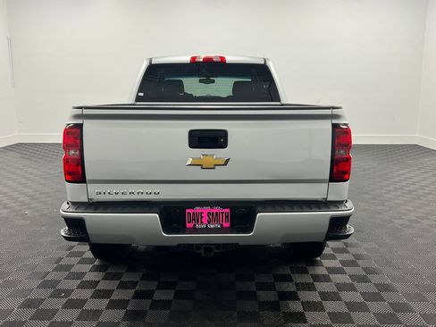 Used 2018 Chevrolet Silverado 1500 Custom w/ Custom Value Package AWD/4WD image 9
