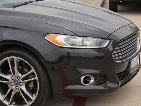 Used 2014 Ford Fusion Titanium FWD image 6