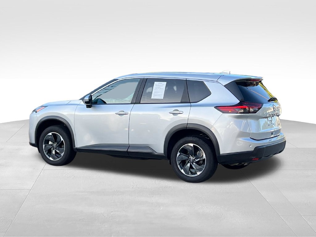 Used 2025 Nissan Rogue SV AWD/4WD image 7