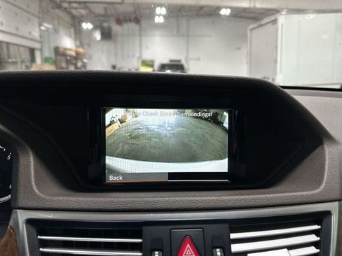 Used 2011 Mercedes-Benz E 550 Sedan image 28