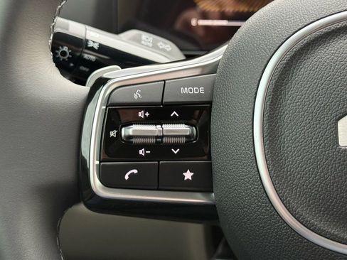 New 2026 Kia Carnival EX image 16