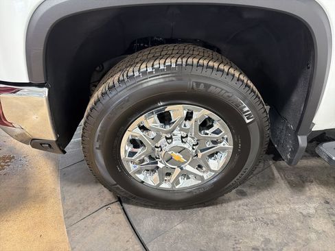 Used 2024 Chevrolet Silverado 3500 LTZ w/ LTZ Convenience Package AWD/4WD image 31