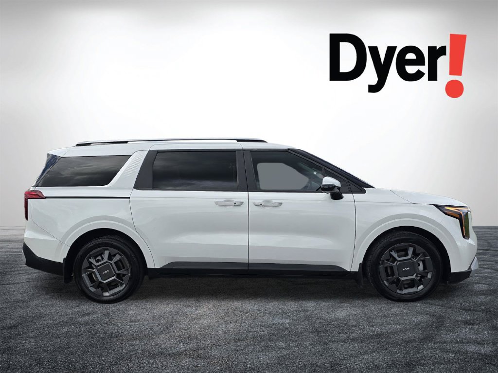 Certified 2025 Kia Carnival EX FWD image 3