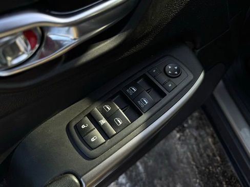 Used 2021 Jeep Cherokee Latitude Lux w/ Comfort/Convenience Group image 13