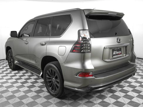 Used 2023 Lexus GX 460 Luxury w/ Sport Design Package AWD/4WD image 6