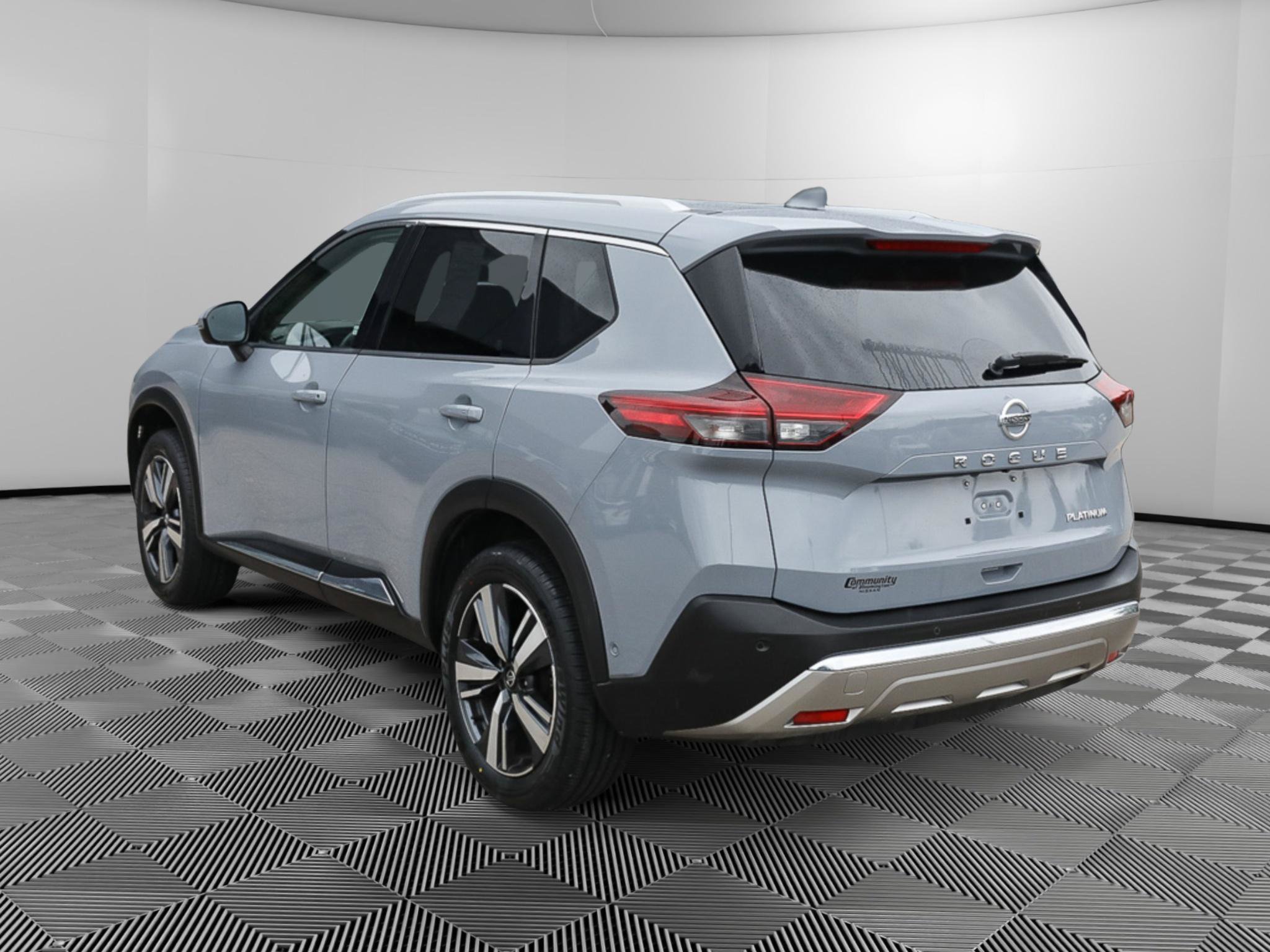 Used 2021 Nissan Rogue Platinum FWD image 5