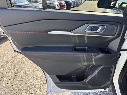 New 2026 Ford Explorer ST-Line w/ ST-Line Street Pack image 24