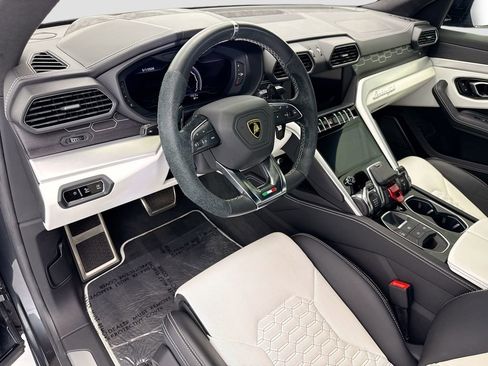 Used 2019 Lamborghini Urus AWD/4WD image 9