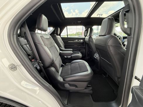 Used 2025 Ford Explorer ST w/ Sun And Sound Package AWD/4WD image 32