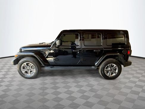 Used 2022 Jeep Wrangler Unlimited Sahara AWD/4WD image 9