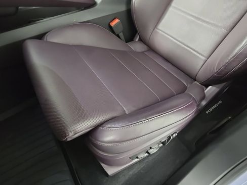 Used 2024 Porsche Macan 4 Electric image 13