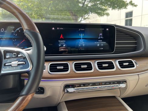 Certified 2023 Mercedes-Benz GLS 450 4MATIC image 31