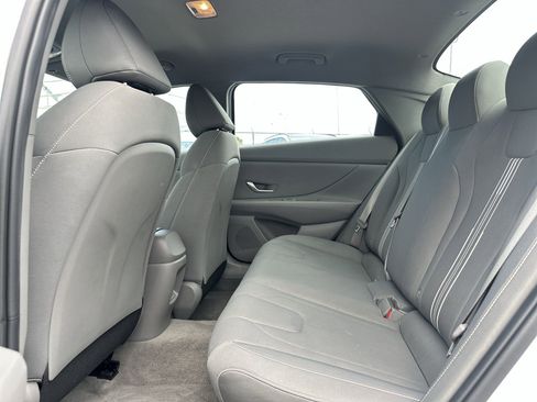Used 2024 Hyundai Elantra SEL FWD image 22