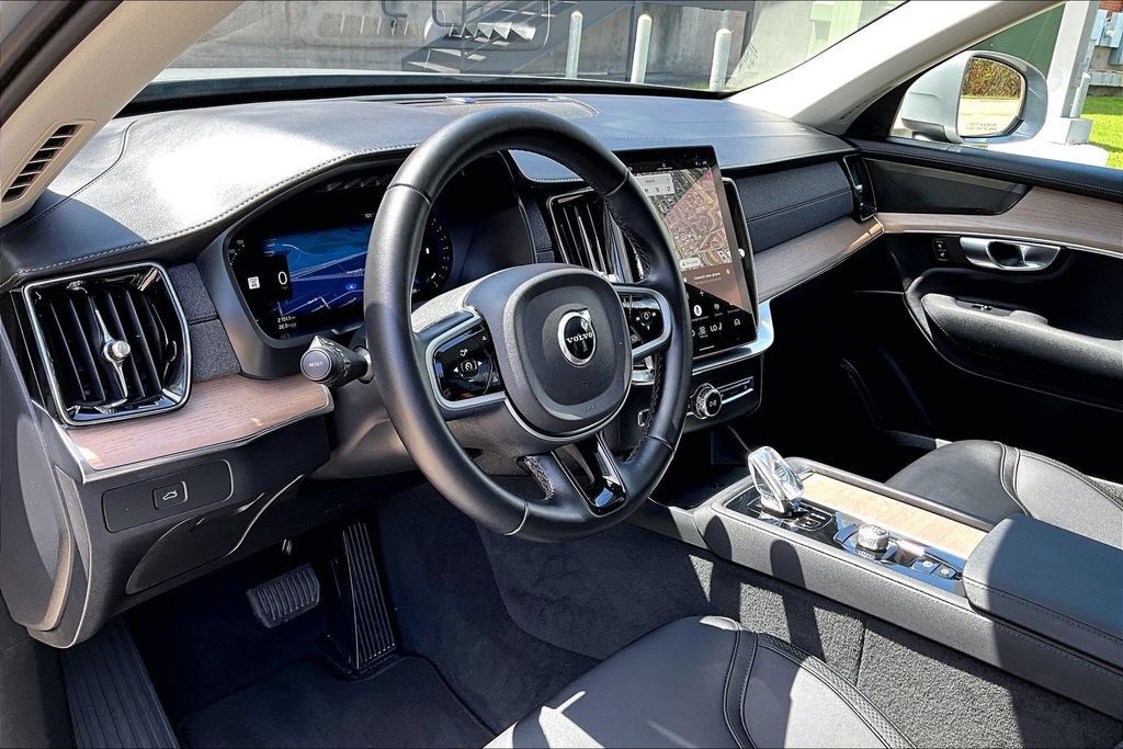 Certified 2026 Volvo XC90 B6 Plus AWD/4WD image 17