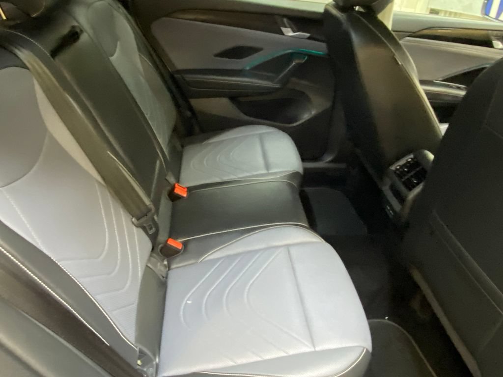 Used 2026 Volkswagen Tiguan SE AWD/4WD image 27