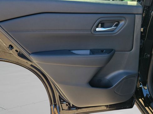 New 2026 Nissan Rogue SV image 30