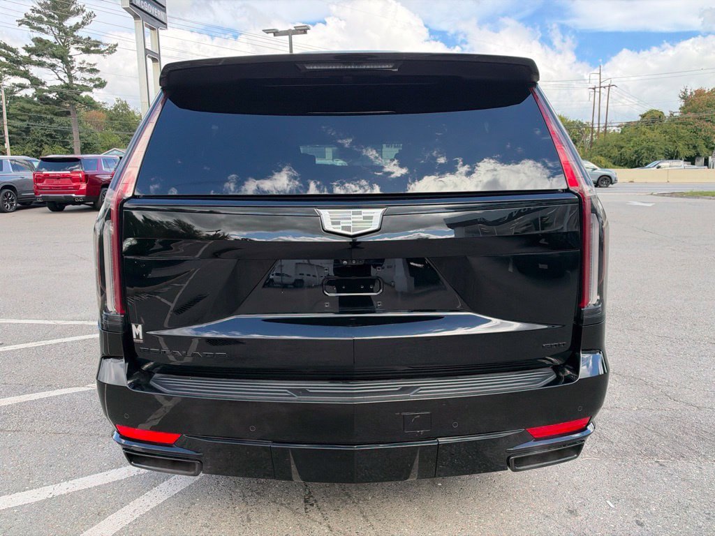 Used 2023 Cadillac Escalade ESV Sport Platinum w/ LPO, ONYX Package AWD/4WD image 6