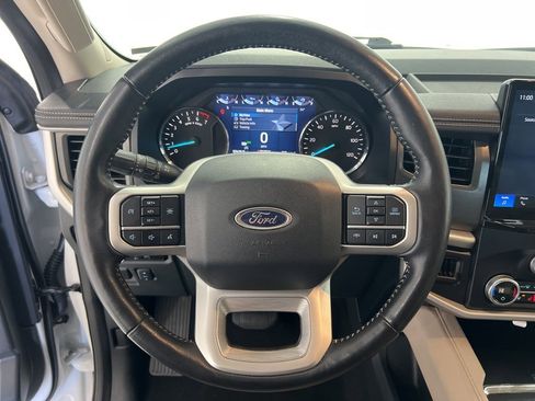 Used 2024 Ford Expedition Max XLT image 10