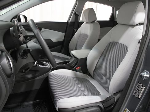 Certified 2023 Hyundai Kona SE w/ Cargo Package image 5