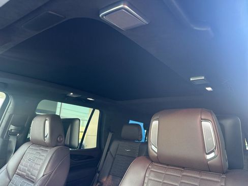 Used 2023 Cadillac Escalade Sport Platinum image 21