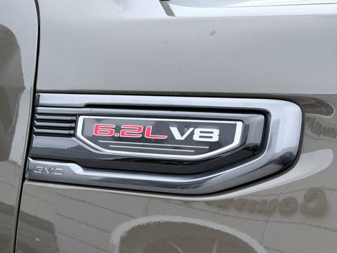 Used 2023 GMC Sierra 1500 AT4 w/ AT4 Premium Package AWD/4WD image 9
