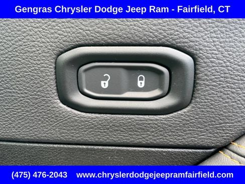 Used 2024 Jeep Wrangler Unlimited Sahara w/ Dual Top Group AWD/4WD image 19