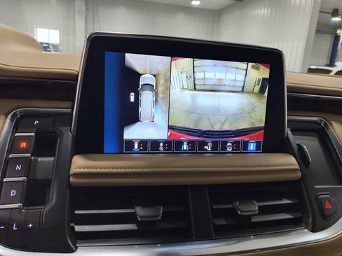 Used 2023 Chevrolet Suburban Premier AWD/4WD image 14
