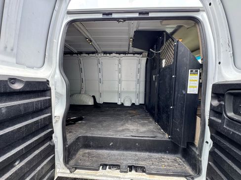 Used 2021 Chevrolet Express 2500 RWD image 13