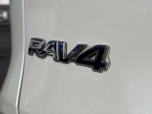 Used 2021 Toyota RAV4 XSE AWD/4WD image 11