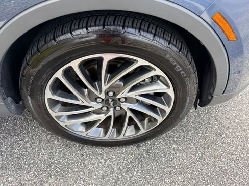 Used 2019 Lincoln Nautilus Reserve image 14