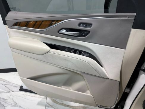 Used 2021 Cadillac Escalade Premium Luxury Platinum image 10