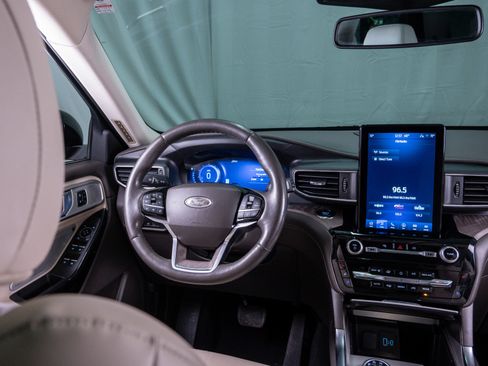 Used 2023 Ford Explorer Platinum w/ Technology Package image 14