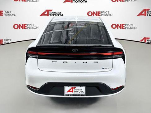 Certified 2025 Toyota Prius LE FWD image 7